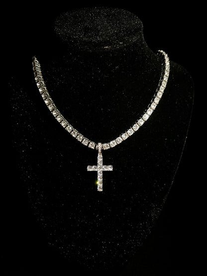 Pandantiv Iced Cross Silver